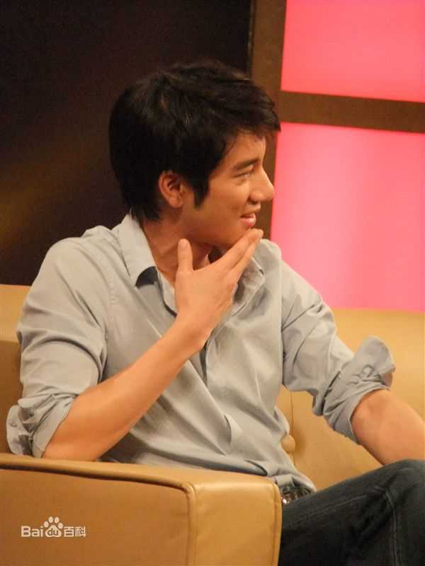 王力宏(Leehom Wang)2010.7.19 鲁豫有约前后照片