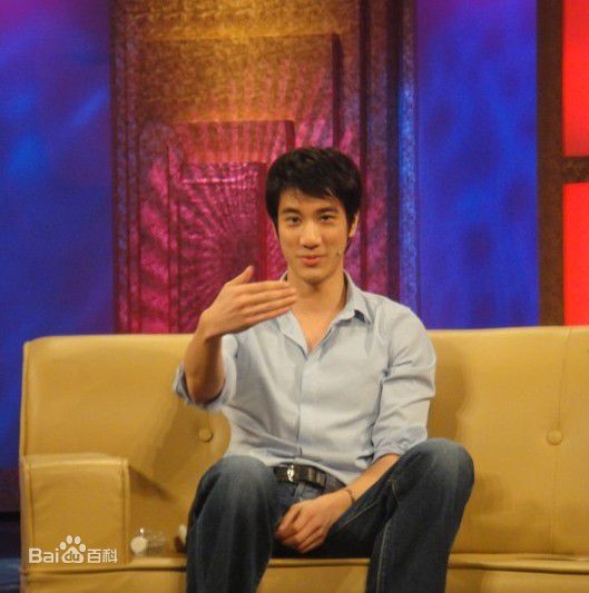 王力宏(Leehom Wang)2010.7.19 鲁豫有约前后照片