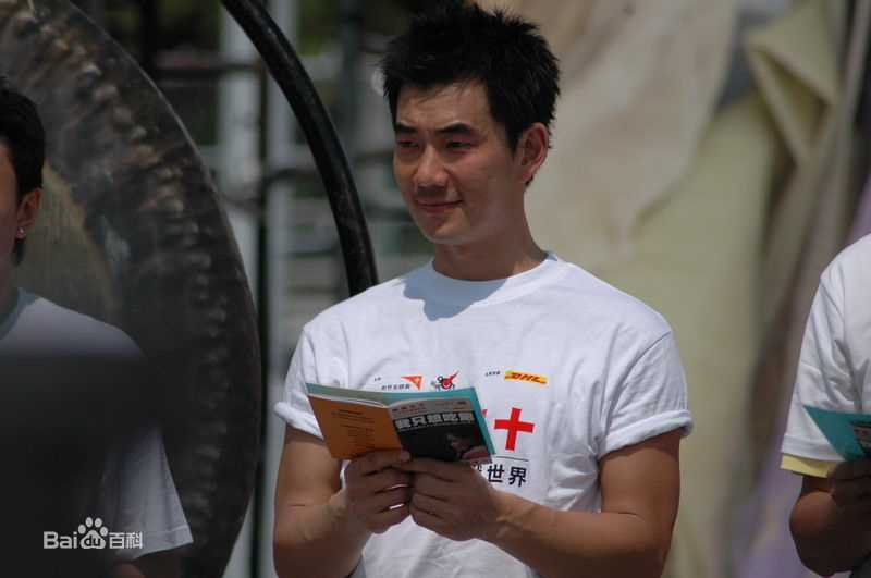 任贤齐(Richie Jen)参加慈善活动图片图集