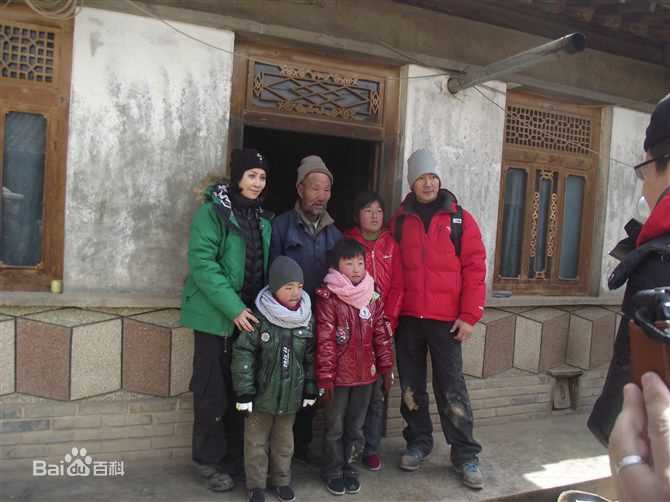 任贤齐(Richie Jen)参加慈善活动图片图集