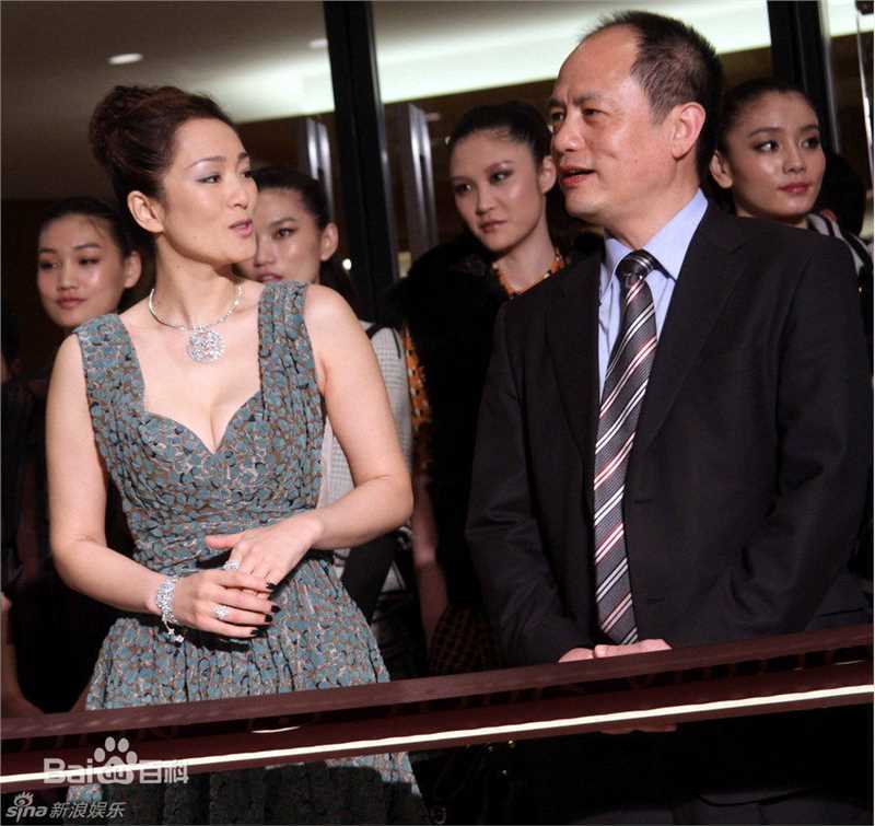 巩俐(Gong Li)出席某奢侈品品牌上海浦东旗舰店开幕素颜照相册