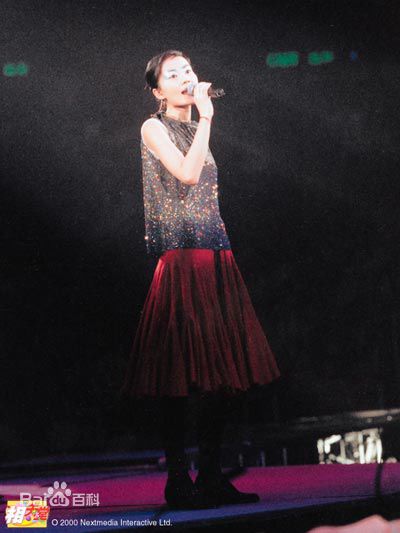 王菲(Faye Wong)舞台上的性感图片图集