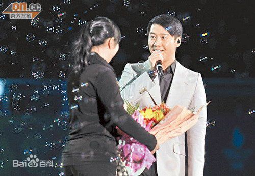 黎明(Leon Lai Ming)参加综艺节目的前后照片