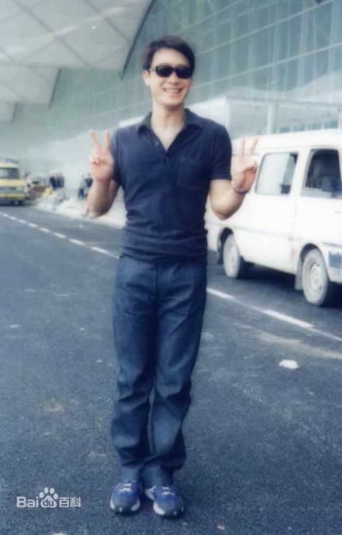 黎明(Leon Lai Ming)参加综艺节目的前后照片