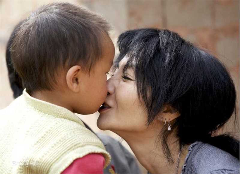 张曼玉(Maggie Cheung)热心公益壁纸壁纸