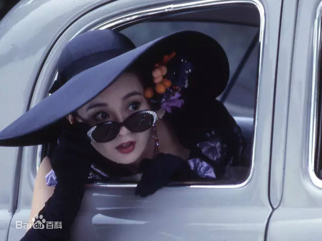 张曼玉(Maggie Cheung)《不脱袜的人》最新剧照