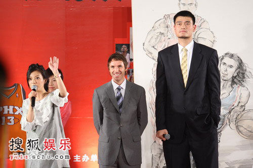 赵薇(Vicki Zhao，Zhao Wei)热心公益慈善：图册