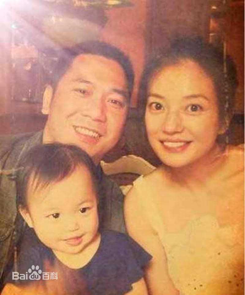 赵薇(Vicki Zhao，Zhao Wei)全家福图片图集