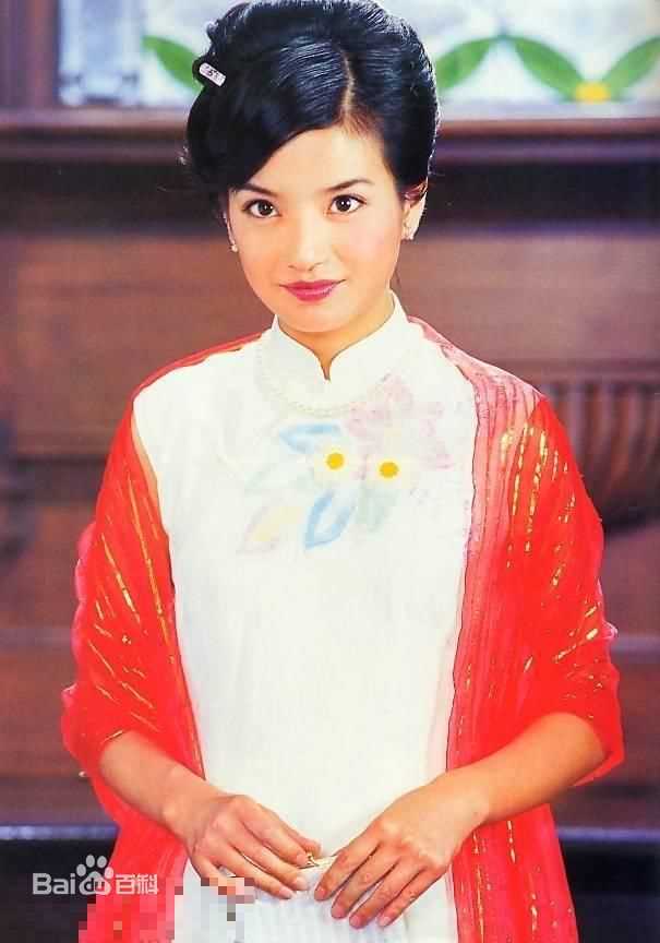 最新赵薇(Vicki Zhao，Zhao Wei)在《情深深雨蒙蒙》中的图集
