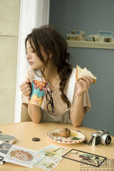 最新赵薇(Vicki Zhao，Zhao Wei)《饭局也疯狂》精彩图册