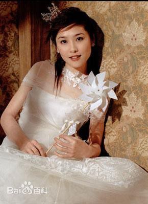 周丽淇(Niki Chow LaiKei)最新婚纱壁纸