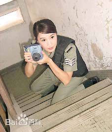 关咏荷(Esther)2000年《陀枪师姐II 》最新剧照