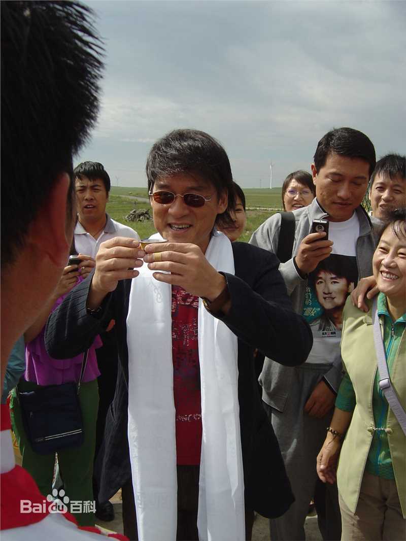 周华健(Emil Wakin Chau)2007年7月25内蒙之行照片素颜照相册