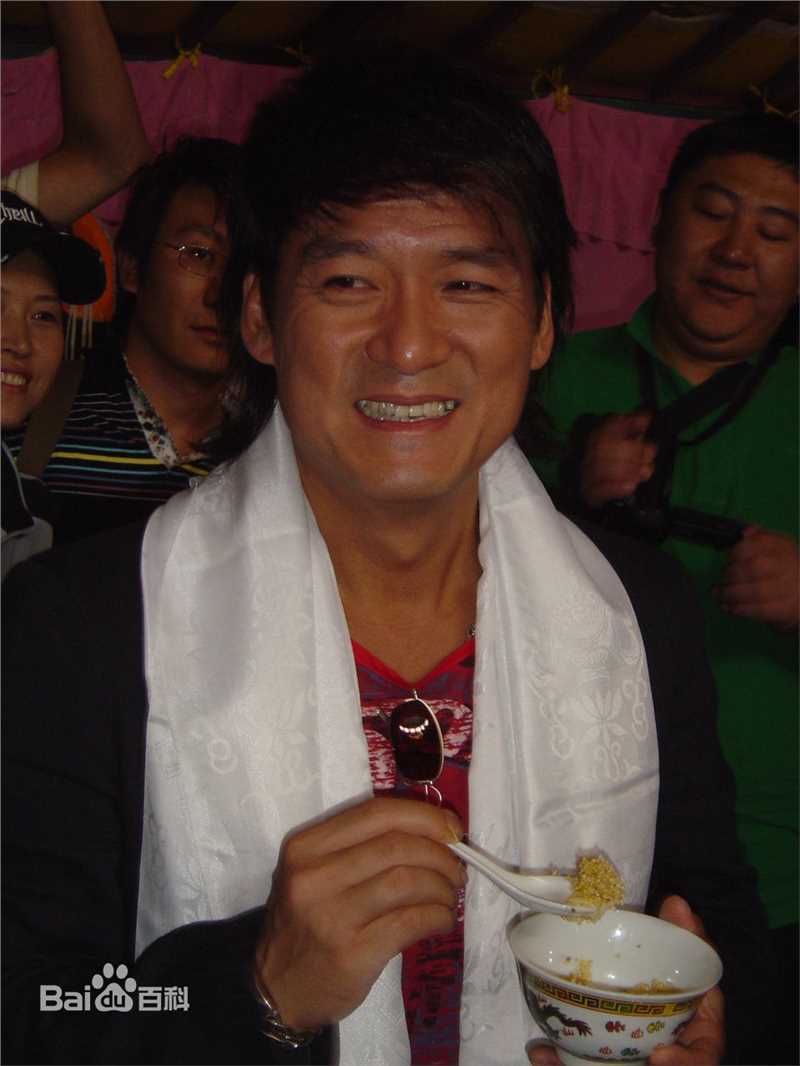 周华健(Emil Wakin Chau)2007年7月25内蒙之行照片素颜照相册