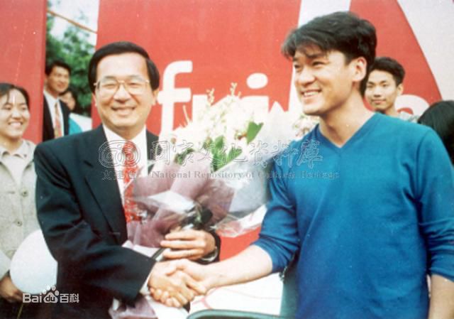 周华健(Emil Wakin Chau)活动照性感图片图集