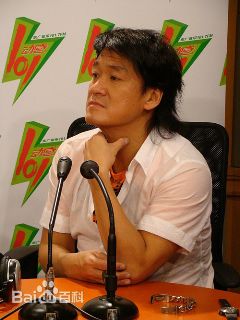 周华健(Emil Wakin Chau)作客上海电台动感101性感图片图集