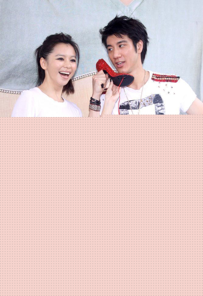 徐若瑄(Vivian Hsu、Bidai Syulan、ビビアンスー、)王力宏新专辑预购签名会图片图集