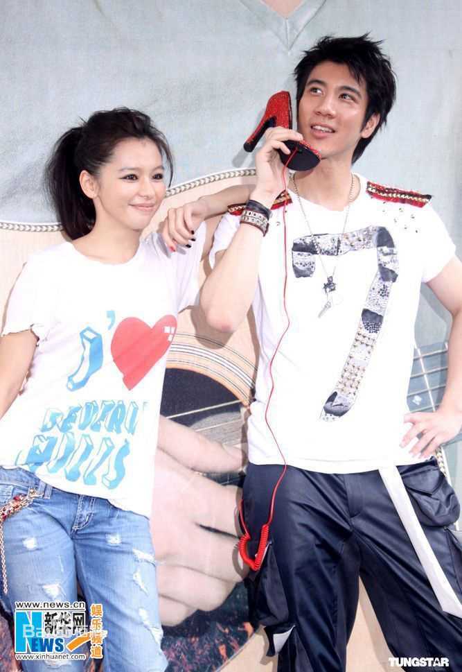 徐若瑄(Vivian Hsu、Bidai Syulan、ビビアンスー、)王力宏新专辑预购签名会图片图集