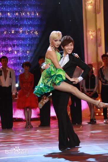 最全李绮红(Theresa L Solomonson)在2011年参加《舞林大会》中的壁纸