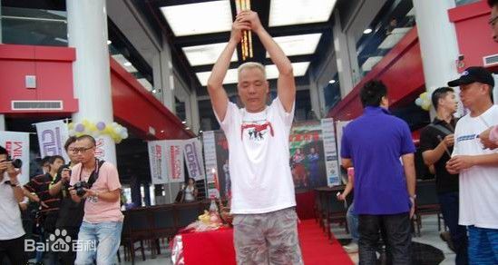 吴孟达(Ng Man Tat)在《假爸爸》开机新闻发布会中的