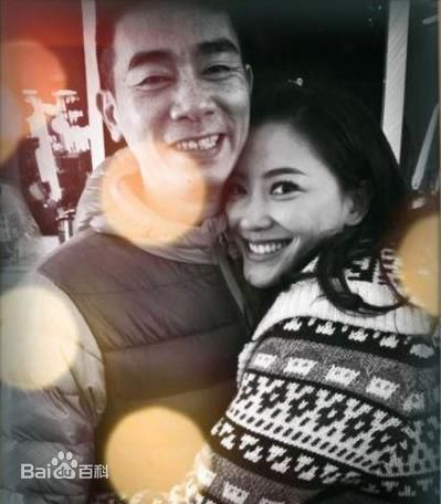 陈小春(Jordan chan) 应采儿素颜照壁纸