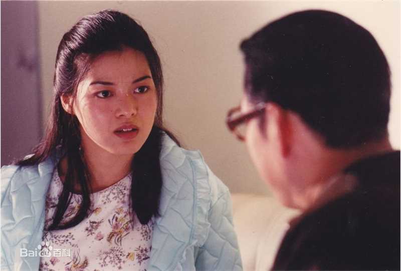 最新刘锦玲在电影《天长地久》饰何宝玲中的图集