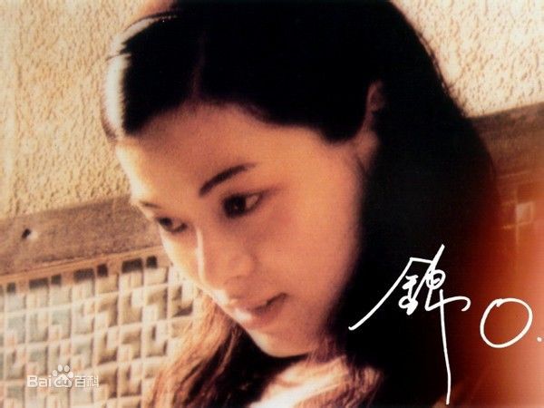 最新刘锦玲在电影《天长地久》饰何宝玲中的图集