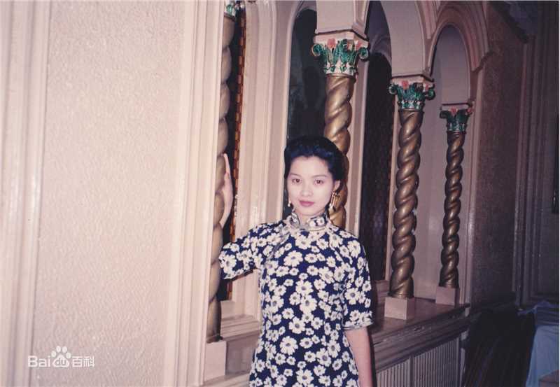 最新刘锦玲在《宋氏姊妹》饰演宋美龄中的图集