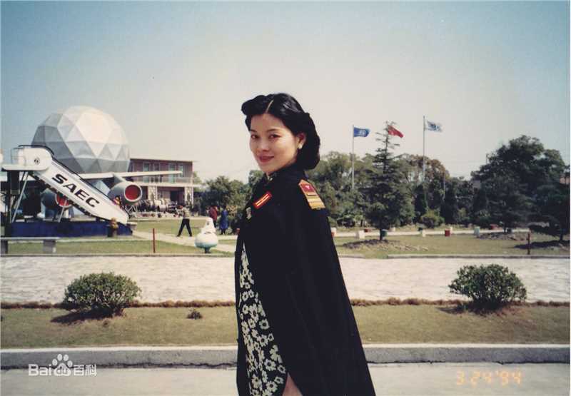 最新刘锦玲在《宋氏姊妹》饰演宋美龄中的图集