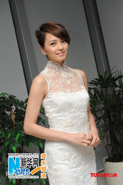 梁咏琪(GiGi ，Leung Wing Kei)香港同胞庆祝国庆61周年文艺晚会前后照片