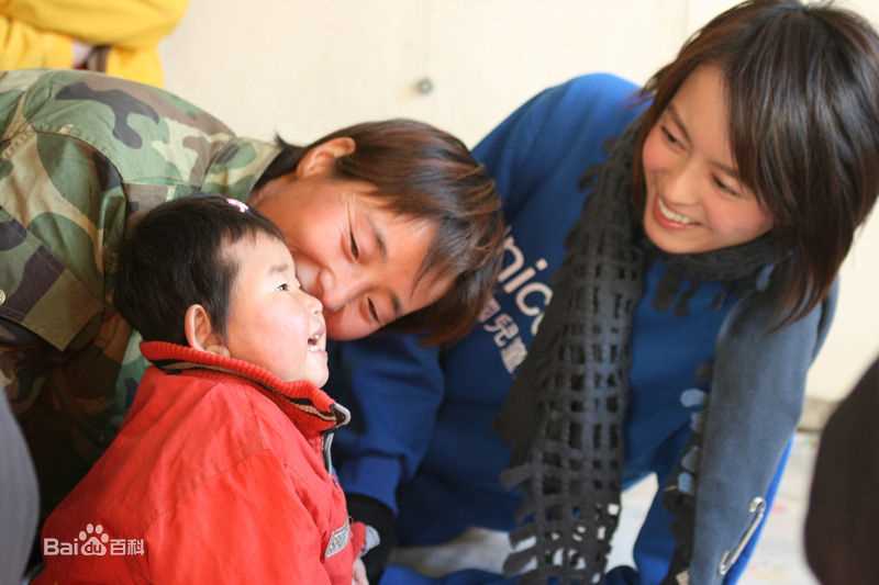 梁咏琪(GiGi ，Leung Wing Kei)希望小学壁纸壁纸