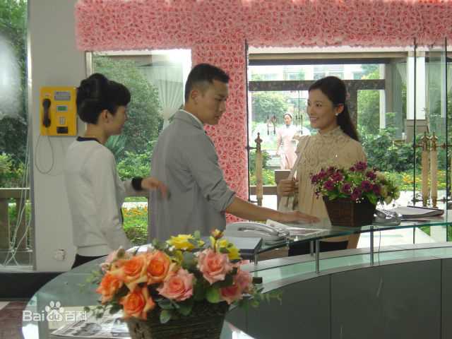 张晶晶(Zhang Jingjing)戴着面具跳舞——曹欣然素颜照相册