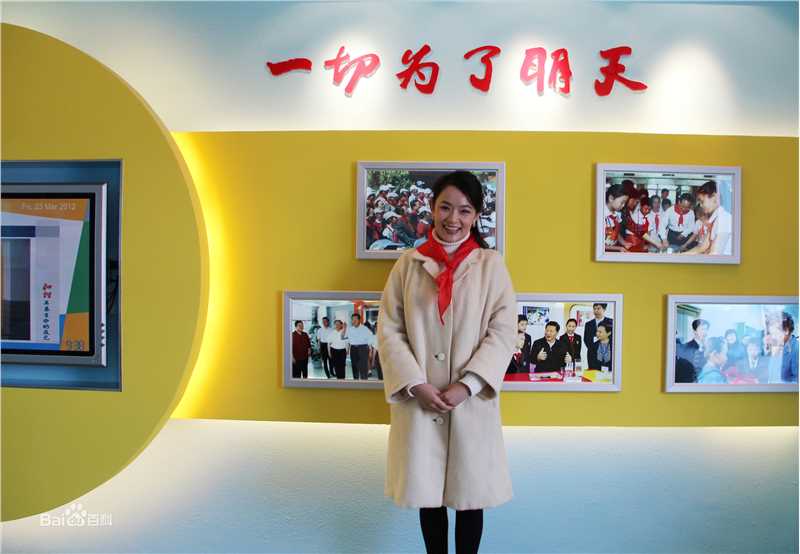 张晶晶(Zhang Jingjing)社会活动性感图片壁纸