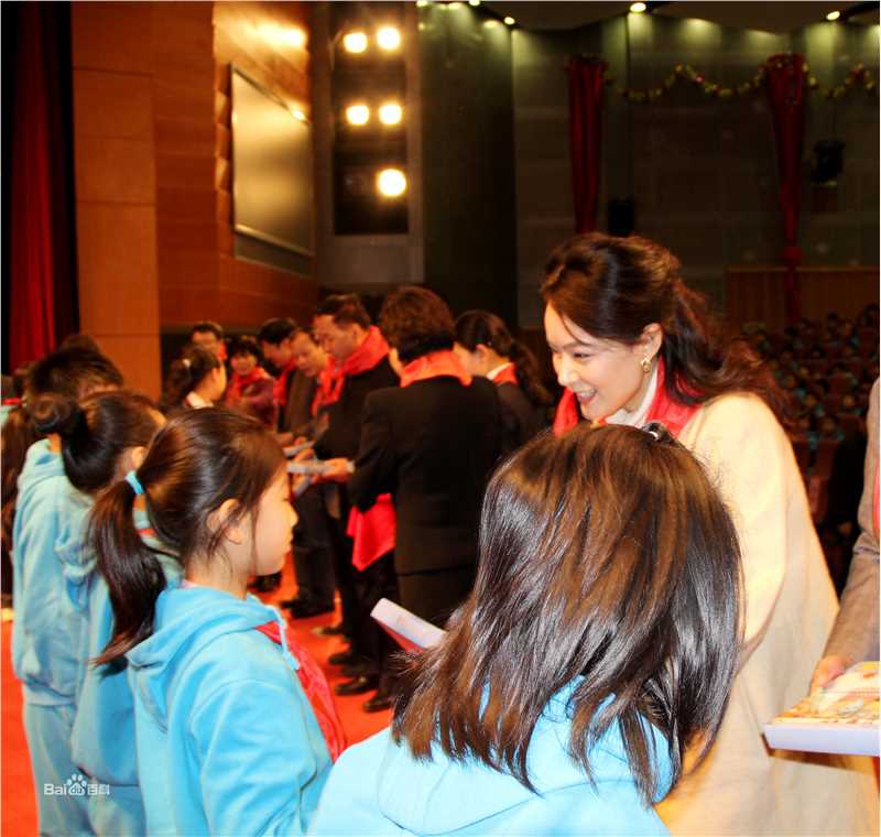 张晶晶(Zhang Jingjing)社会活动性感图片壁纸