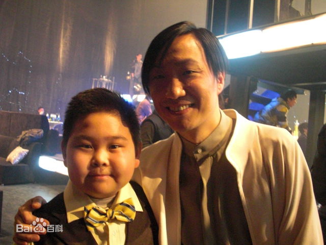 张珂源(Tom)活动照前后照片