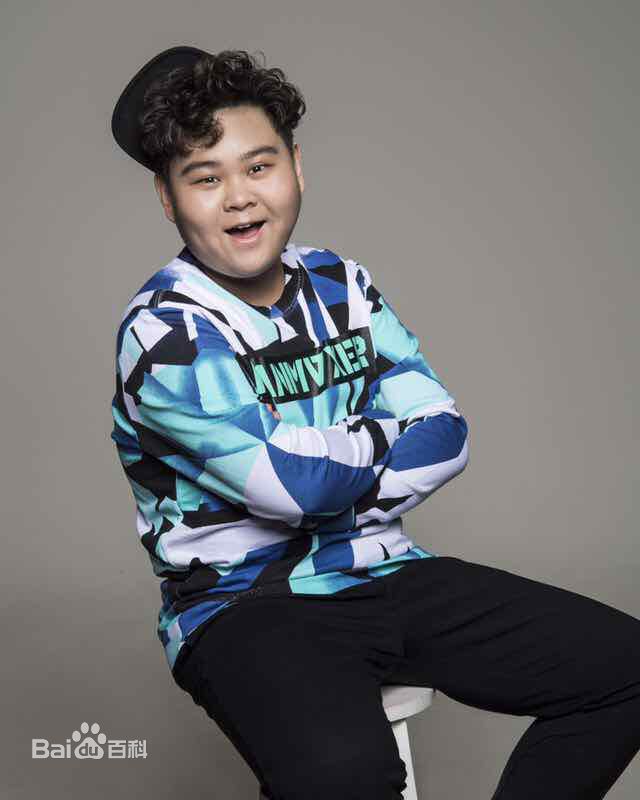 张珂源(Tom)艺术照性感图片图集