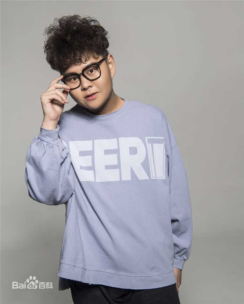 张珂源(Tom)艺术照性感图片图集