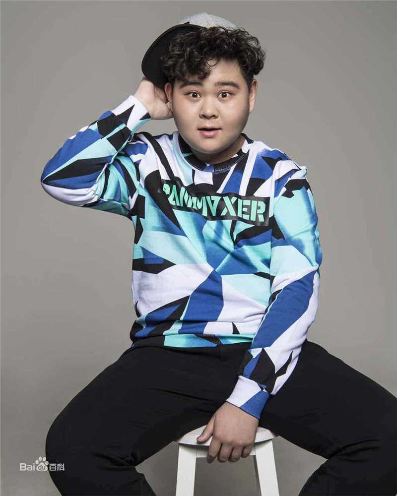 张珂源(Tom)艺术照性感图片图集