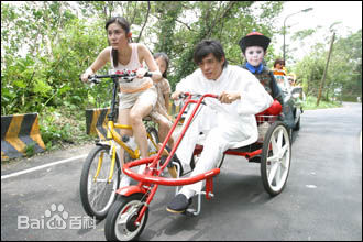 窦智孔(Bobby Dou)在电影《顽皮鬼》饰阿智老师中的