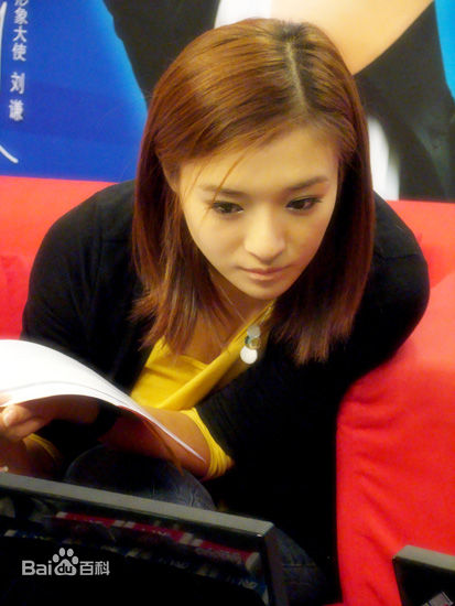鲁昕儿昕儿出任大学生歌唱比赛评委素颜照相册
