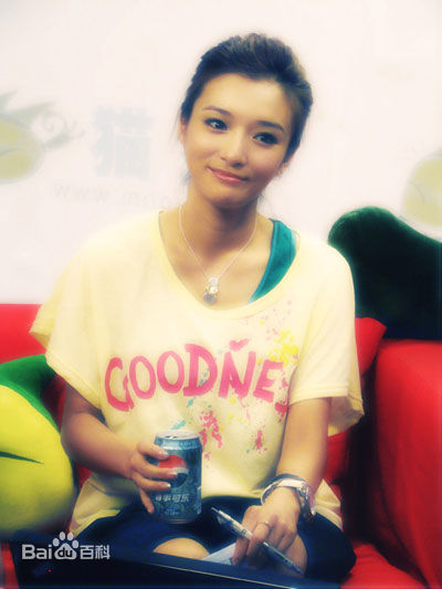 鲁昕儿昕儿出任大学生歌唱比赛评委素颜照相册