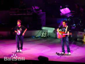 温拿乐队演唱会前后照片