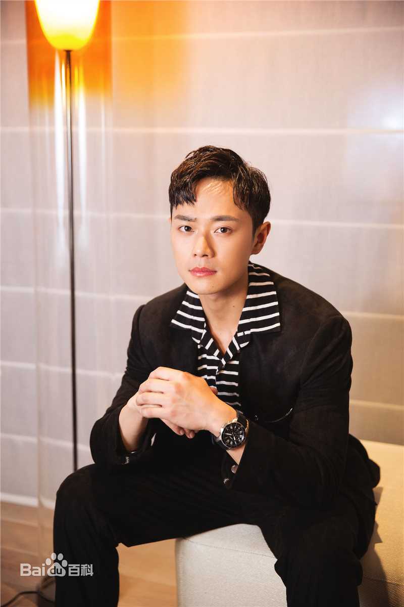 曹骏(Neil)活动LOOK前后照片