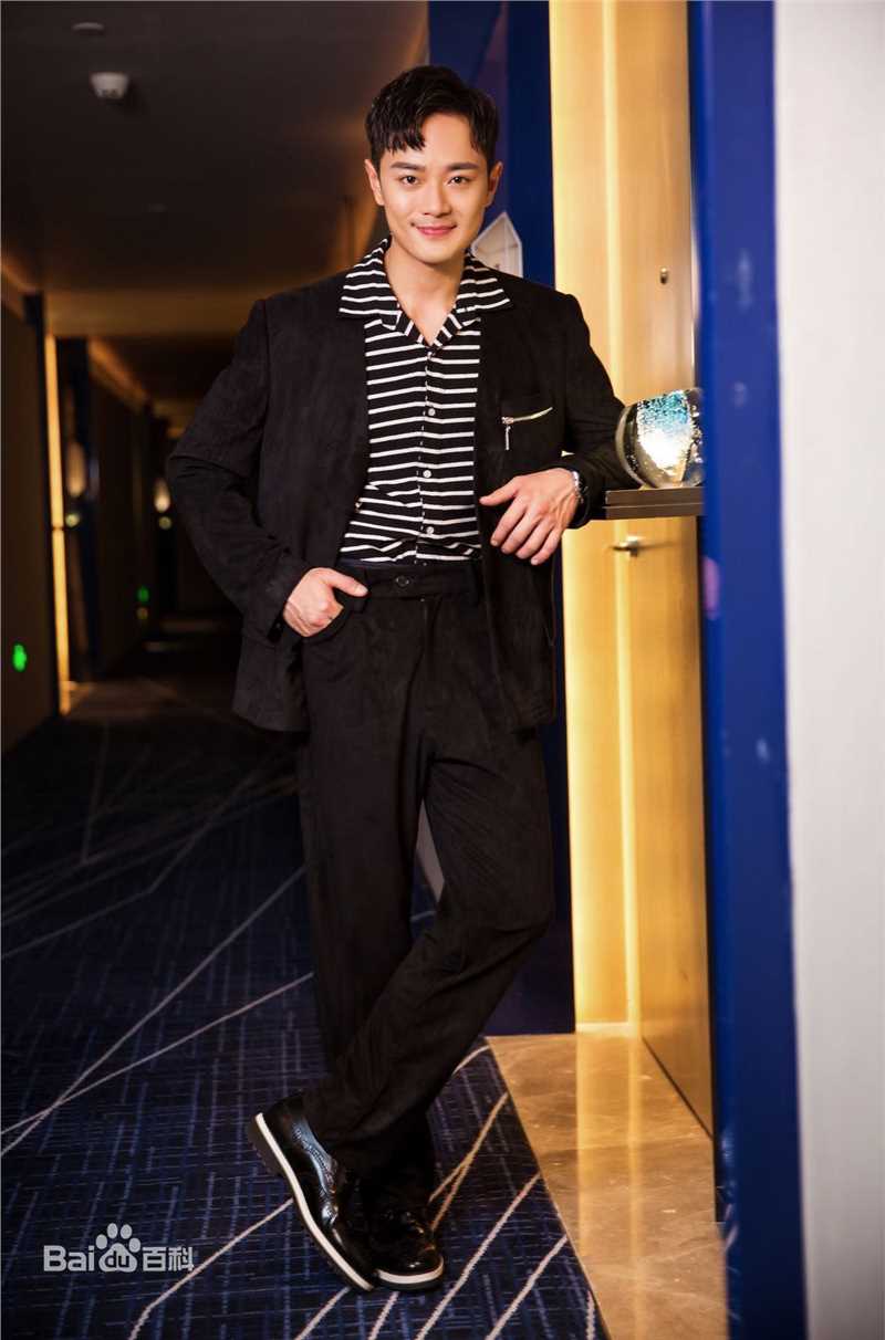 曹骏(Neil)活动LOOK前后照片