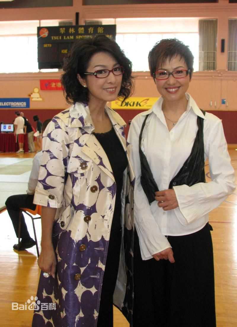 廖安丽社会活动图片图集