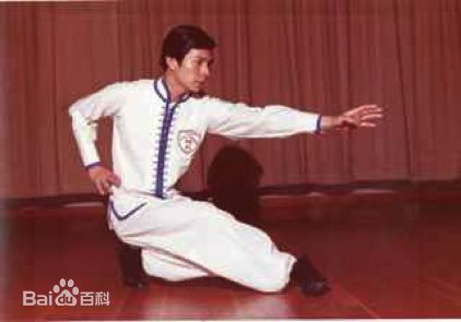 黄泽民练功照性感图片壁纸