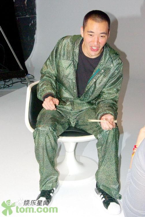 黄立行(Stanley Huang)艺术照壁纸壁纸