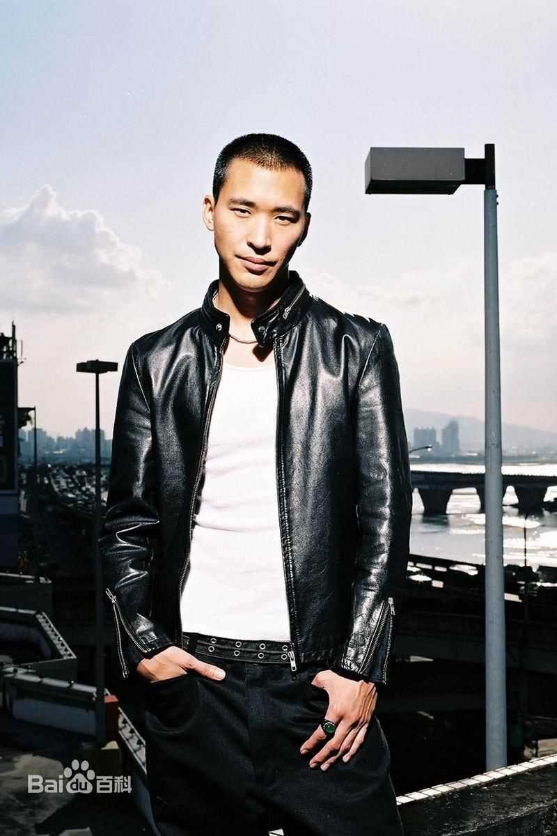 黄立行(Stanley Huang)艺术照壁纸壁纸