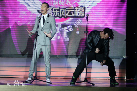 黄立行(Stanley Huang)第九届蒙牛酸酸乳音乐风云榜图册