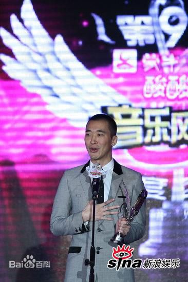 黄立行(Stanley Huang)第九届蒙牛酸酸乳音乐风云榜图册